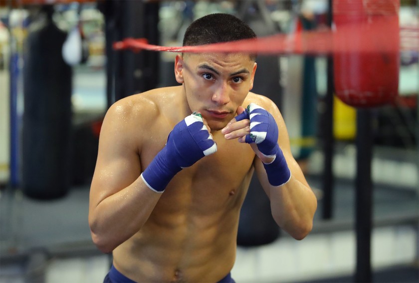 Reaparece Vergil Ortiz ante Hooker