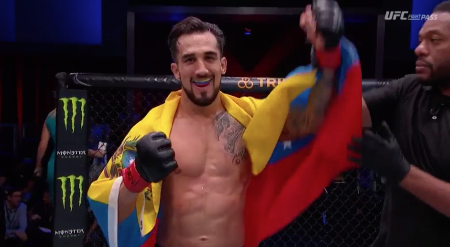 Venezolano Omar Morales triunfa en la UFC 260