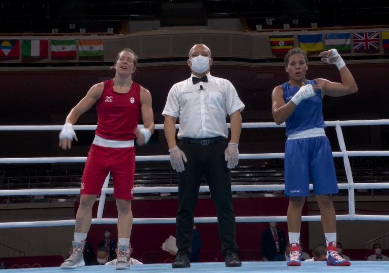 La mexicana Esmeralda Falcón perdió 4-1 ante la italiana Rebecca Nicoli, pero hizo historia al convertirse en la primera boxeadora de su país en participar en unos Juegos Olímpicos.