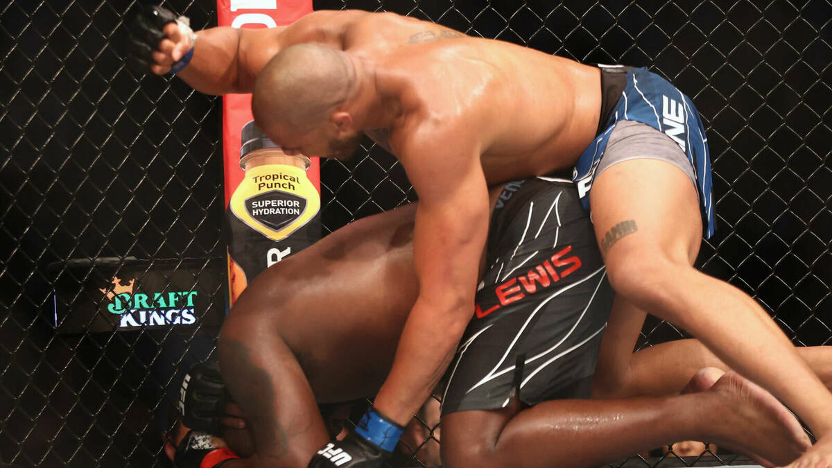 UFC: Ciryl Gane liquidó a Derrick Lewis