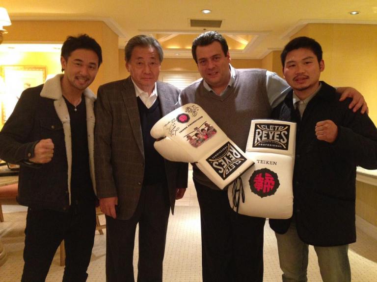 Akihiko Honda un promotor que respira boxeo.