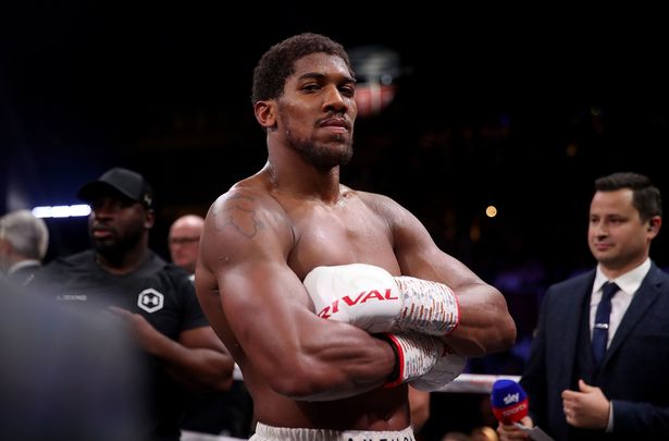 Joshua desea que Whyte derrote a Fury