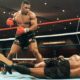 Mike Tyson, de veinte años, se convirtió en el campeón de peso completo más joven de la historia en 1986. Ese récord sigue vigente treinta y cinco años después. Al llegar a este campeonato del Consejo Mundial de Boxeo (CMB), Mike estaba invicto al haber detenido a veinticinco de sus veintisiete oponentes.
