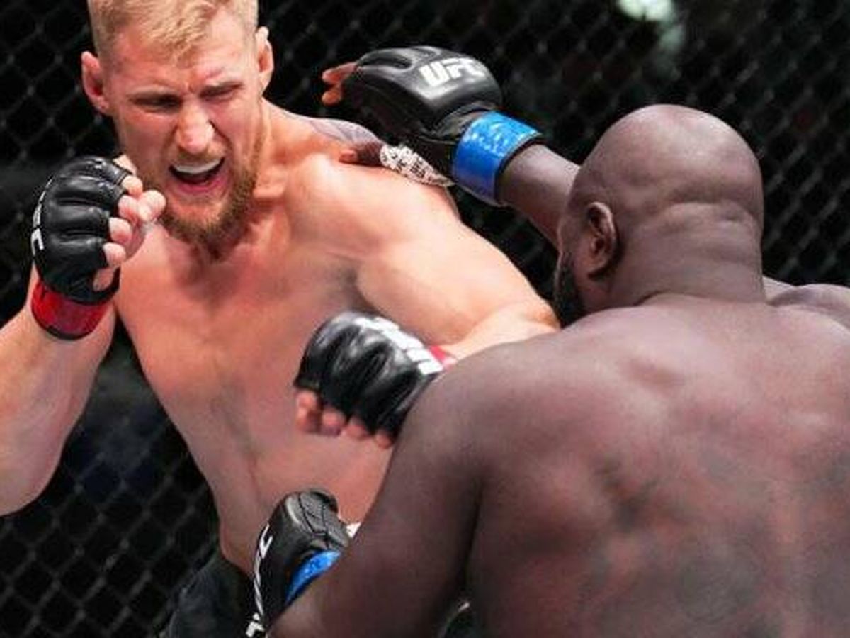 UFC: Alexander Volkov despachó temprano a Jairzinho Rozenstruik.