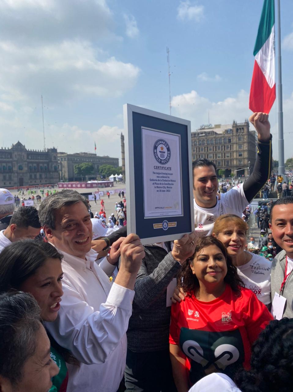 México obtiene récord Guinness con clase masiva de boxeo