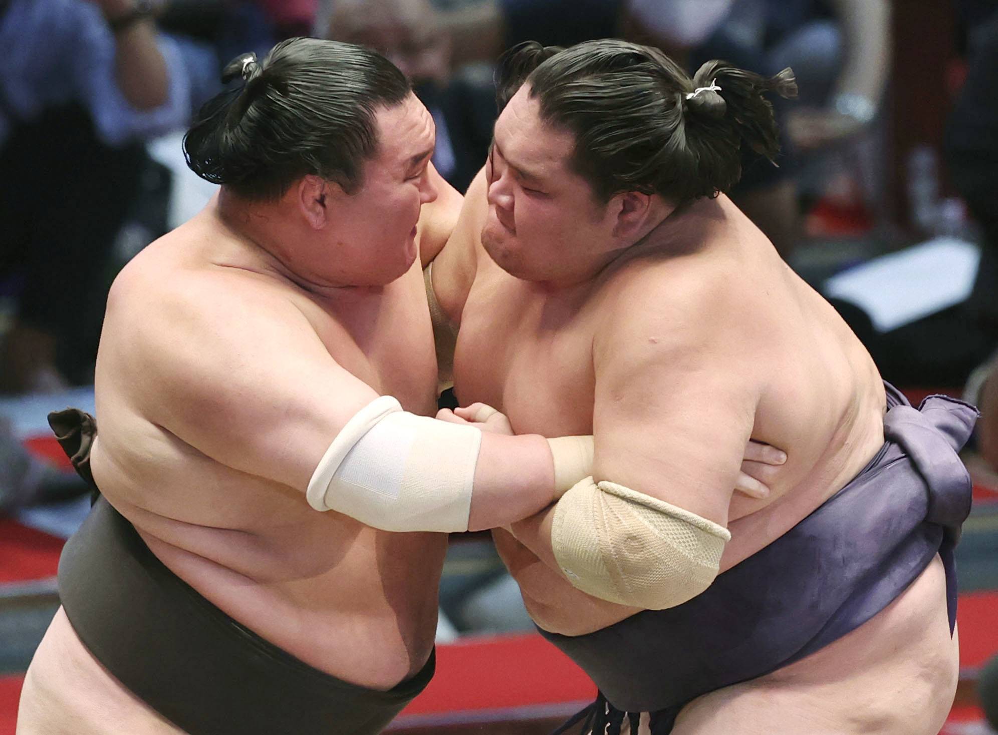 El próximo Gran Torneo de Sumo de Nagoya marca 50 años desde que Takamiyama (Jesse Kuhaulua) se convirtió en el primer ganador de la Copa del Emperador nacido en el extranjero.