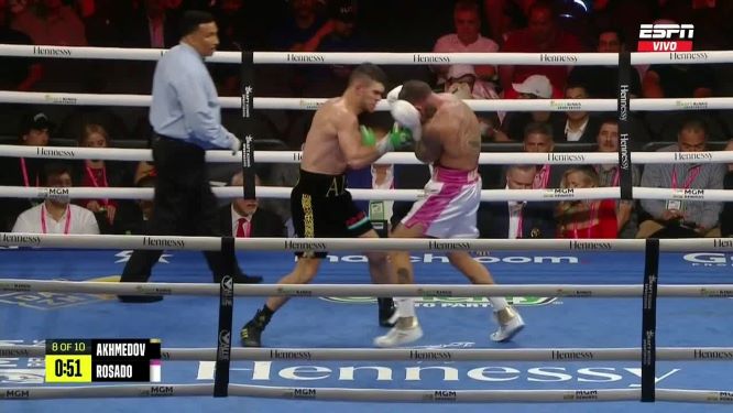 Akhmedov trabajó duro para vencer a Rosado