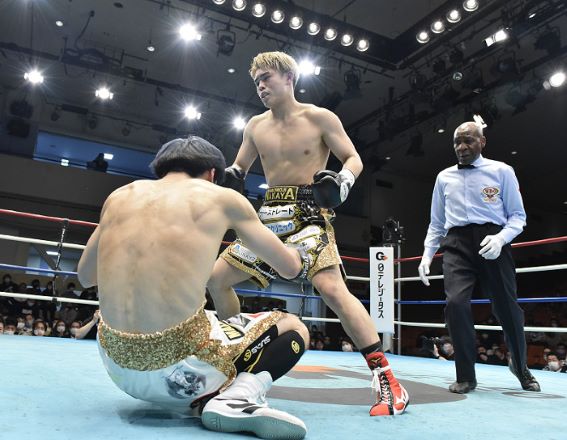 Sasaki sorprendió a Toyoshima en Tokio