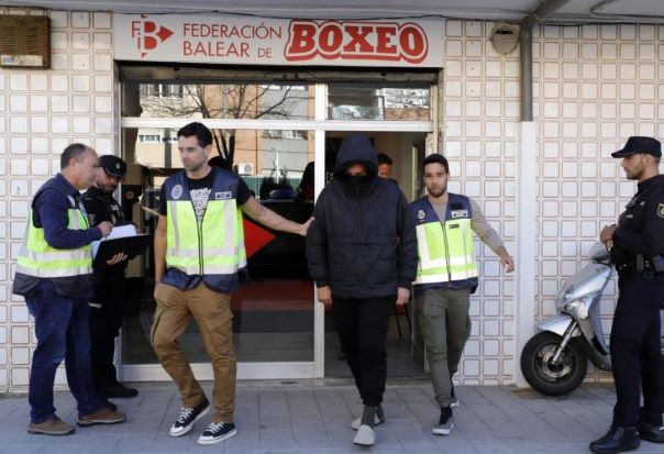 Presos directivos del boxeo balear por favorecer inmigración ilegal