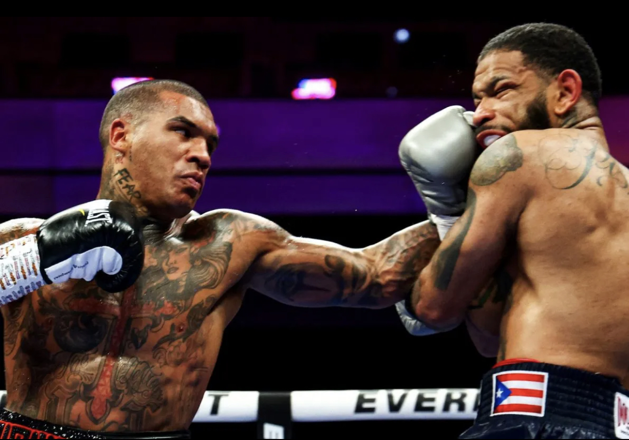 Conor Benn superó por puntos a Peter Dobson