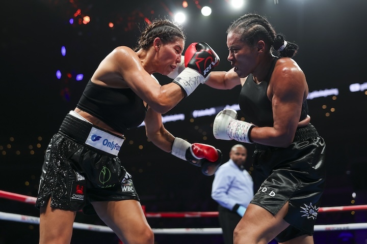 Braekhus regresa con clara victoria sobre Cornejo