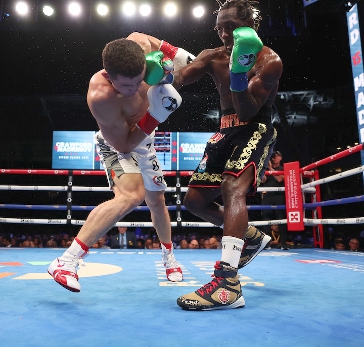 Crawford gana una pelea de riesgos calculados.