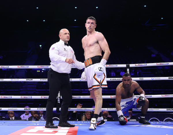 Callum Smith regresa con victoria en Birmingham