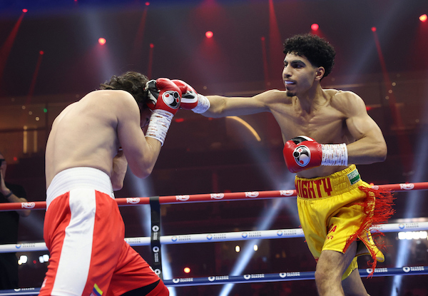 Lapin derrotó a Colin en las preliminares de Usyk-Fury.