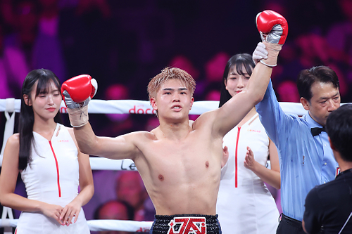 Sasaki superó por decisión a Sakai.