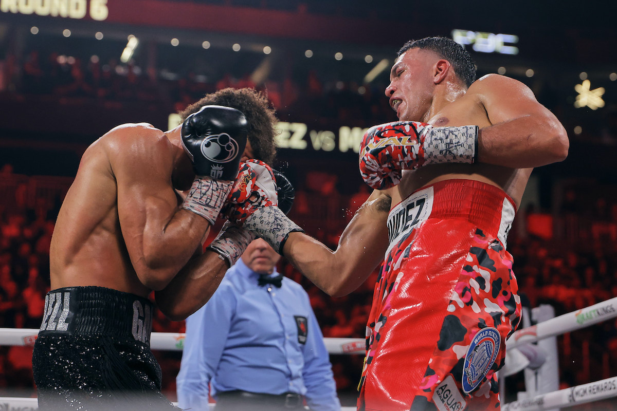 Benavidez ganó la batalla en Las Vegas.