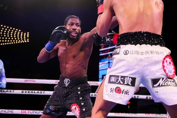 Andy Cruz detuvo a Hironori Mishiro