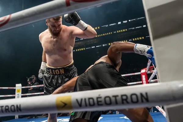 Makhmudov despachó a Brown en el primer round.