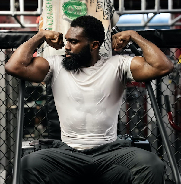 Jaron Ennis deja vacantes sus fajas.