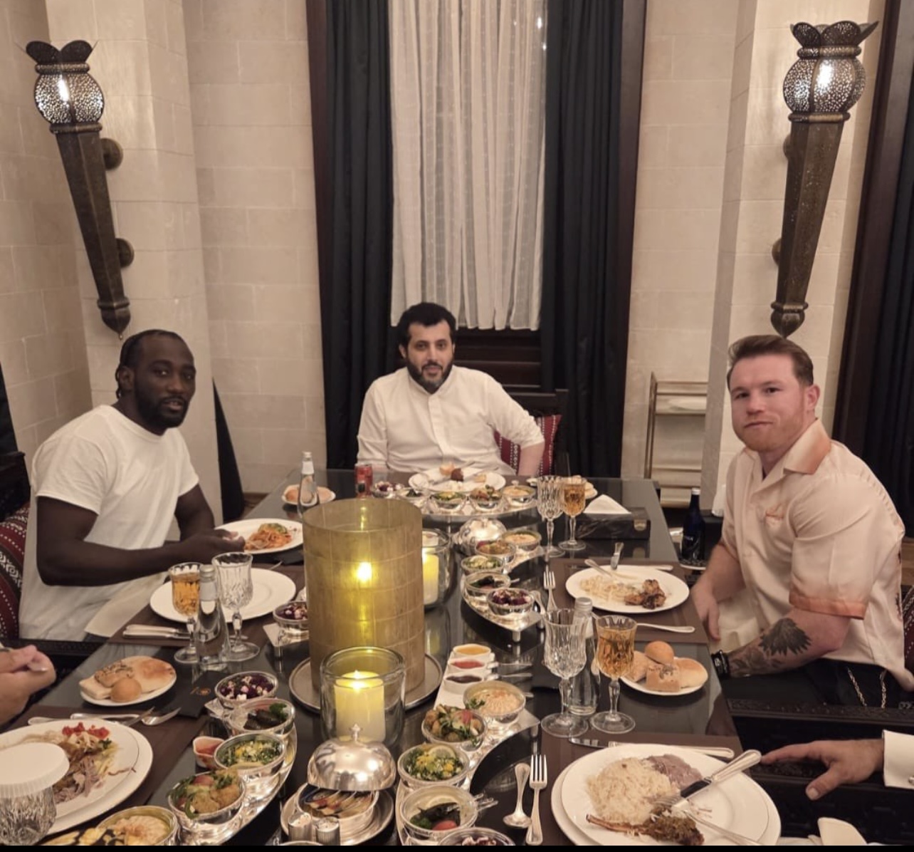 Canelo-Crawford promocionan su combate con Alalshikh de protagonista