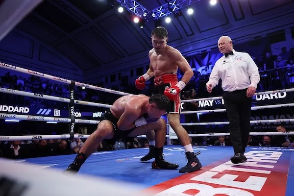 Liddard noqueó a Conway: Campeón británico y Commonwealth.