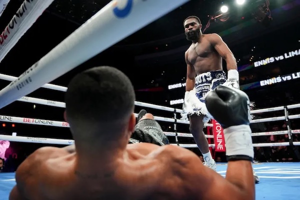 Jaron Ennis arrasa con Uisma Lima en menos de dos minutos