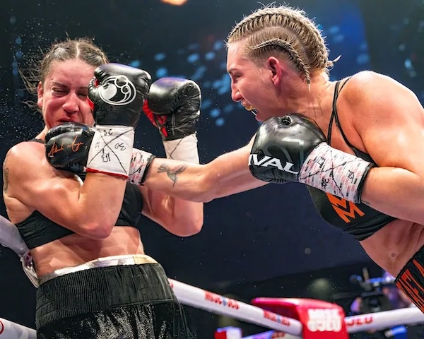 Mikaela Mayer se convierte en tricampeona (WBA-WBC-WBO)