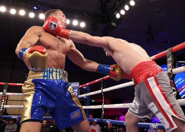 Umar Dzambekov fulmina a Artem Brusov en el segundo asalto.