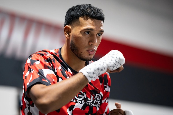 Benavidez vs Yarde encabezan cartelera en Riad.