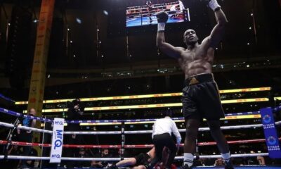 Riakporhe arrasa a Welch en dos asaltos.