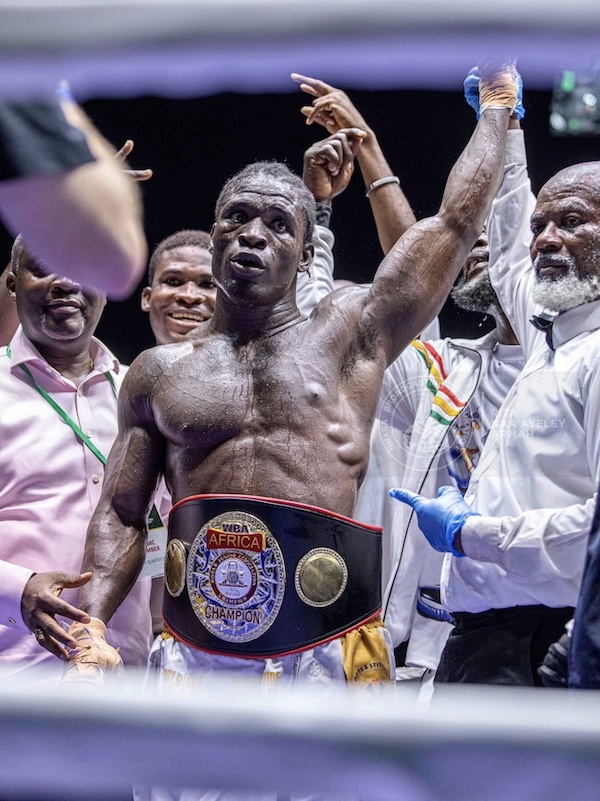Jonathan Tetteh se corona campeón WBA-África 