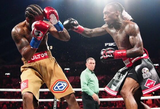 Foster venció a Fulton por decisión.