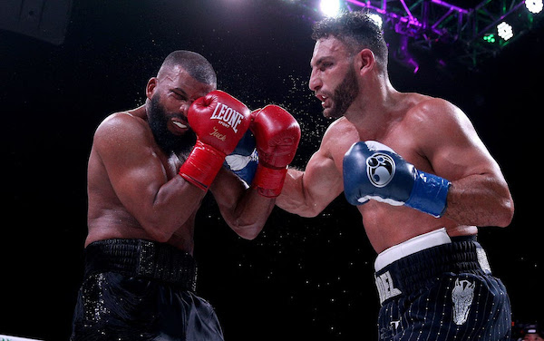 Mikaelian recupera el título crucero derrotando a Jack.