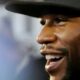 Floyd Mayweather anuncia que regresa