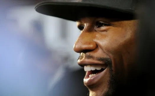 Floyd Mayweather anuncia que regresa