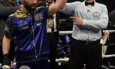 Elnur Samedov detiene a John Lenon en Chelyabinsk