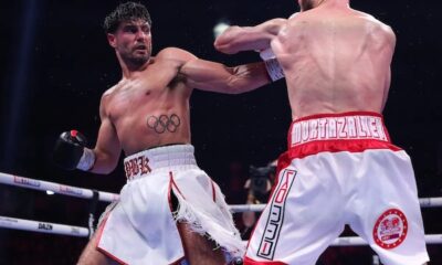 Josh Kelly destronó a Bakhram Murtazaliev.