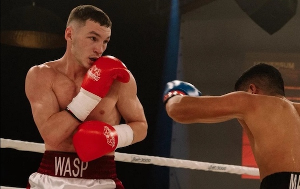 Asanau impone su jerarquía 