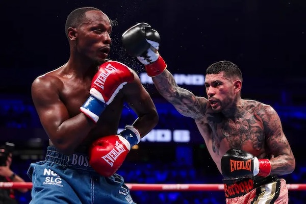 Barboza supera a Sims y se abre camino en las 147 libras / GBP