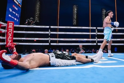 Argentino Alan Cháves fulminó al mexicano Madueño