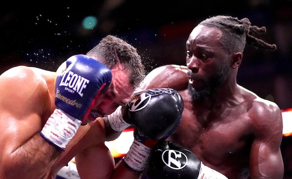 Bentley detiene a Saavedra en el séptimo