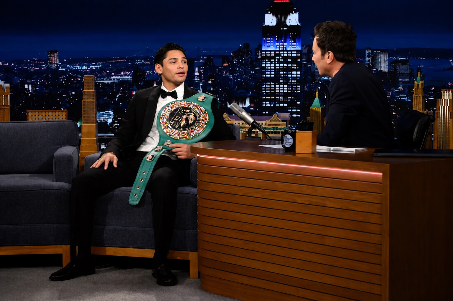 Ryan Garcia confirma ante Jimmy Fallon su primera defensa. 