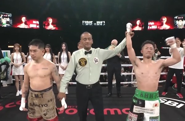 Takuma Inoue le marca el retiro a Kazuto Ioka.