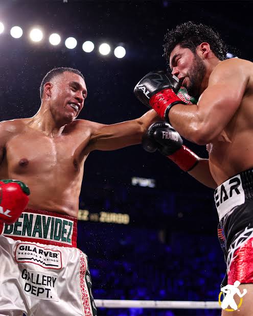 Benavidez fue demasiado para el “Zurdo”.