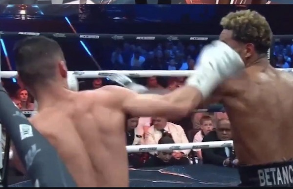 Mukhammad Shekhov venció por decisión a Yerny Betancourt