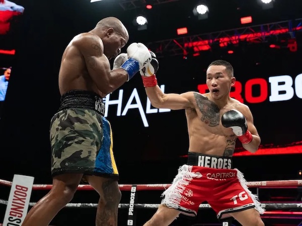 Tsendbaatar Erdenebat se impone por decisión a Cobia Breedy
