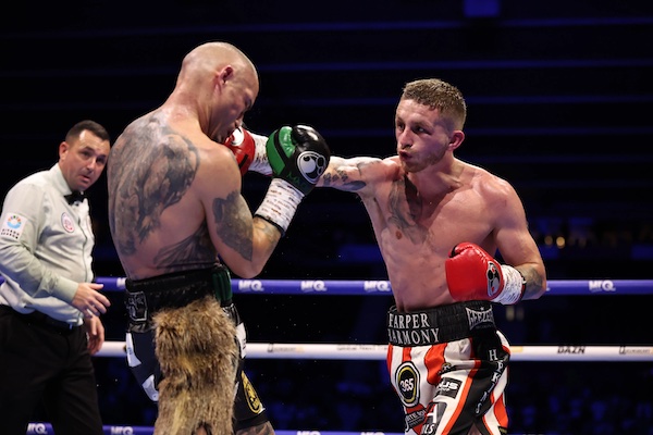 Ryan Garner se gana el derecho de pelear con Foster.