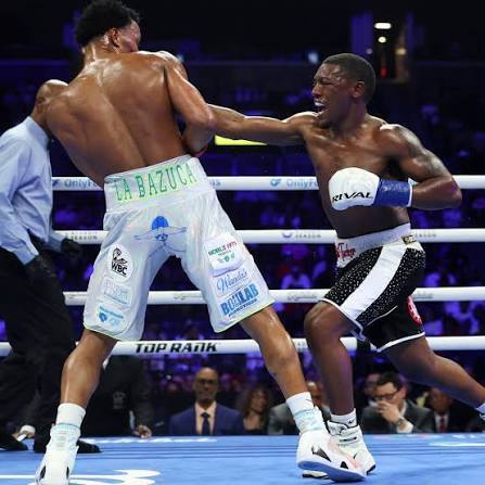 Tucker le quito el invicto al dominicano Cedeño.
