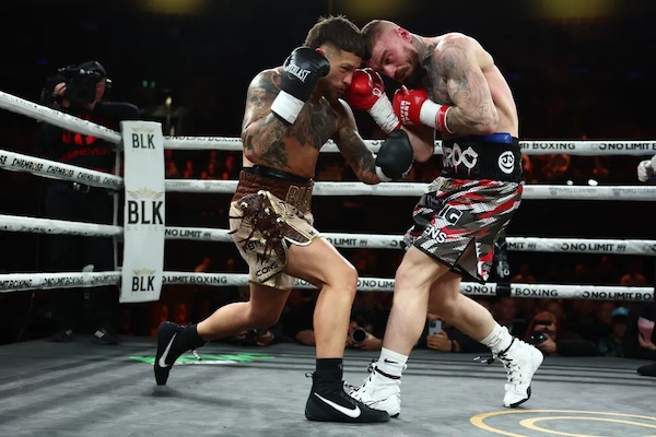 Paro vence a Crocker y se proclama monarca welter.