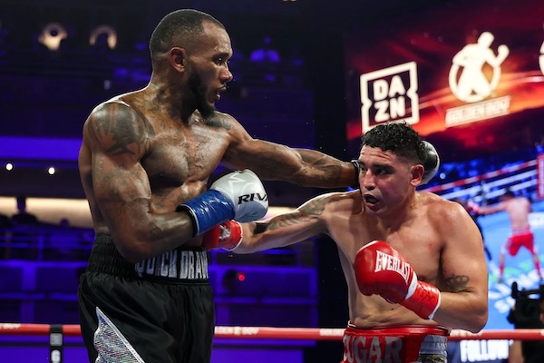 Curiel conserva su invicto ante Quinton Randall